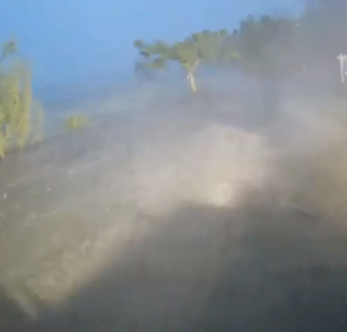 La furia del &quot;downburst&quot; frusta la Schiranna: il video del Village è impressionante