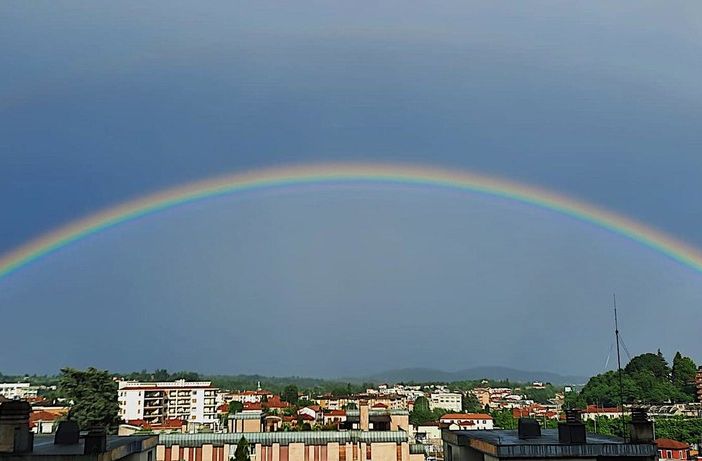 Sabato nuvoloso con qualche pioggia, domenica soleggiata e calda