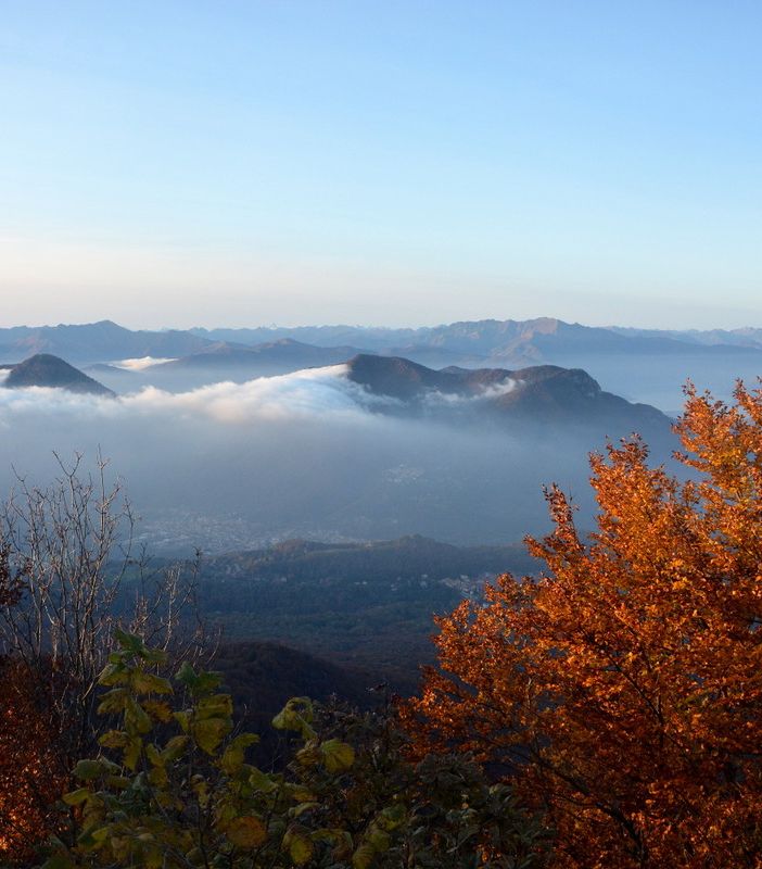 Belle giornate d'autunno su tutta la provincia con temperature di molti gradi oltre le medie del periodo (foto P.Valisa - Centro Geofisico Prealpino) Belle giornate d'autunno su tutta la provincia con temperature di molti gradi oltre le medie del periodo (foto P.Valisa - Centro Geofisico Prealpino)