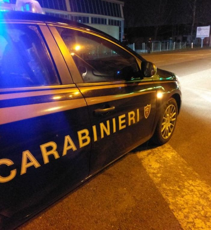Raffica di controlli sulle strade del Varesotto contro le stragi del sabato sera: 15 denunce e settemila euro di multa