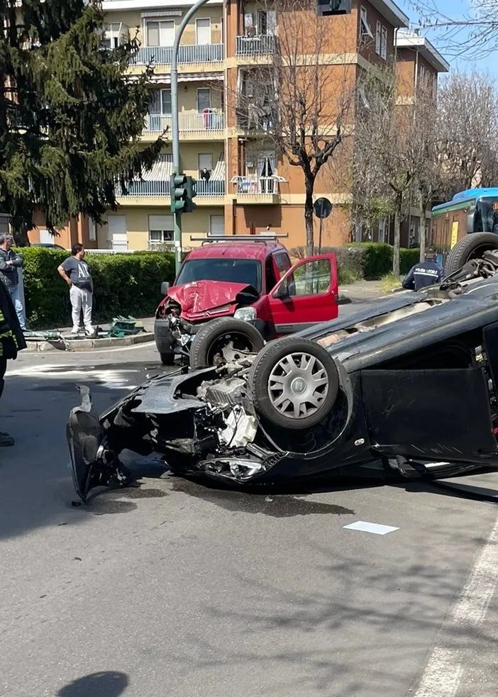 Le immagini dell'incidente (foto da ilSaronno.it)