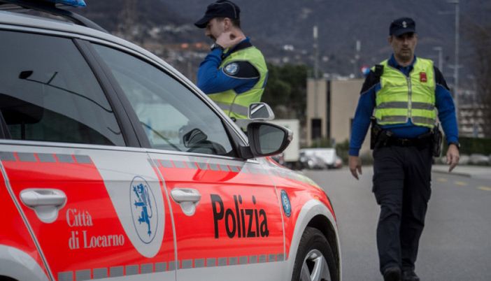 Sfrecciava a 116 chilometri all'ora dove il limite è 50: diciottenne senza patente fermato dalla polizia cantonale