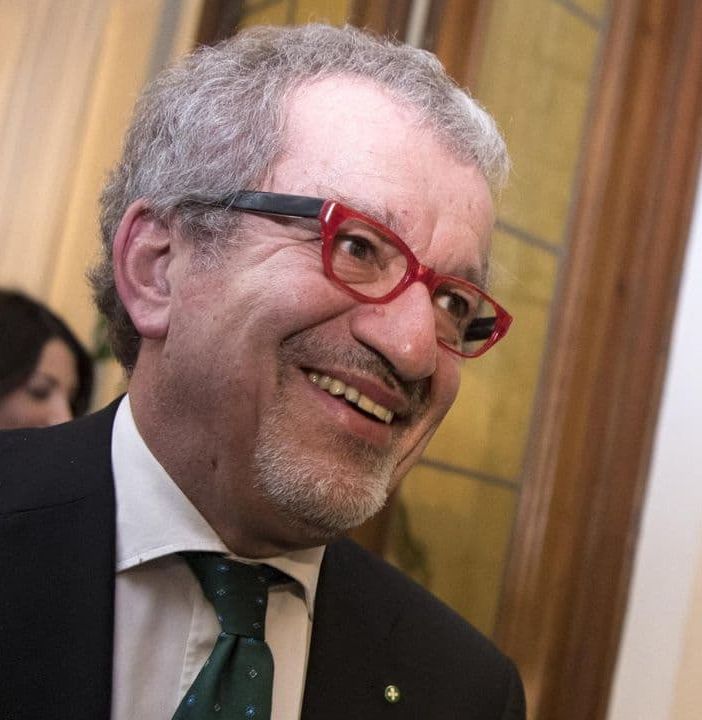 La Regione Lombardia ricorda Bobo Maroni: alla sua memoria il premio &quot;Rosa Camuna&quot;
