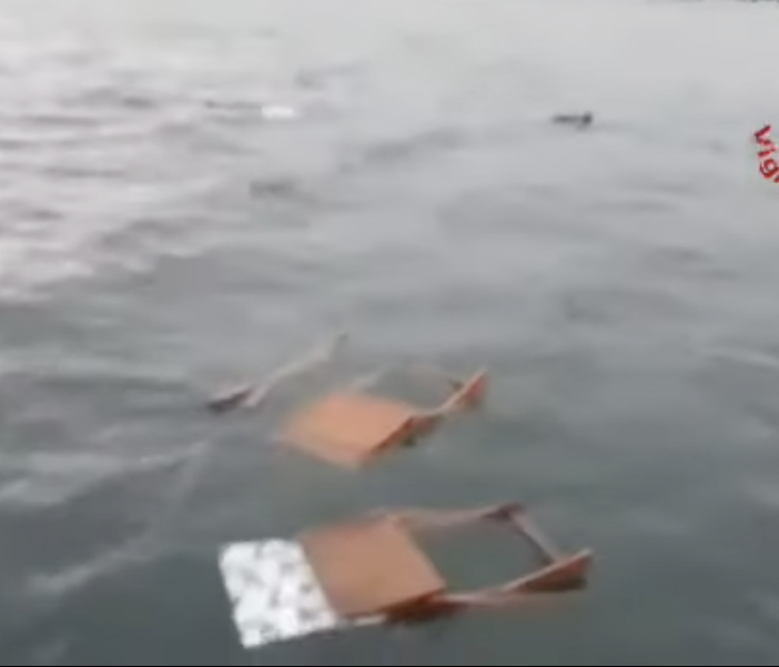 TRAGEDIA SUL LAGO MAGGIORE. Il racconto dei testimoni: «I superstiti salvati aggrappati alle sedie e a una bombola del gas»