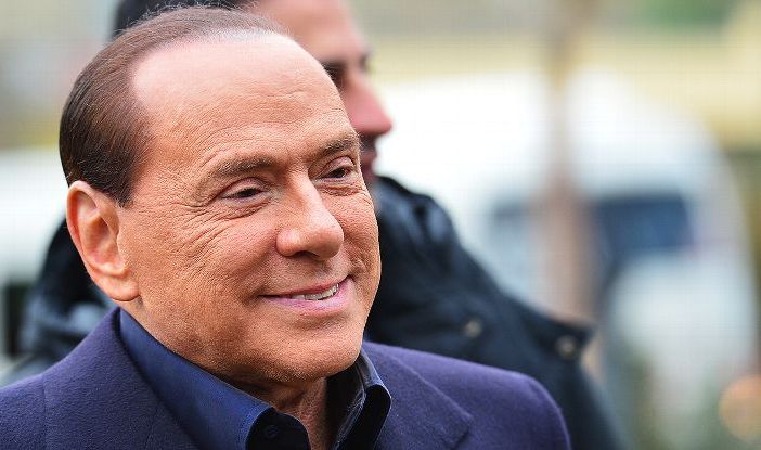 Cresce la preoccupazione per la salute di Berlusconi: «Ha una grave patologia del sangue»