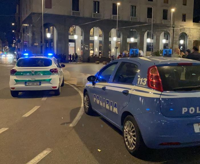 Le forze dell'ordine in piazza Monte Grappa la sera dello scorso 4 maggio in occasione dei festeggiamenti per lo scudetto del Napoli Le forze dell'ordine in piazza Monte Grappa la sera dello scorso 4 maggio in occasione dei festeggiamenti per lo scudetto del Napoli