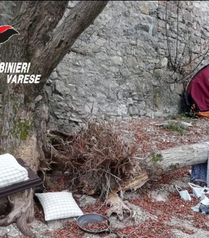 Gli spacciatori arrivano in riva al lago Maggiore: smantellato un bivacco alle Fornaci di Porto Valtravaglia