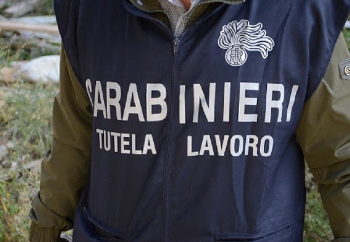 Varese, controlli dei carabinieri in tre negozi etnici: lavoratore in nero e 60mila euro di multa