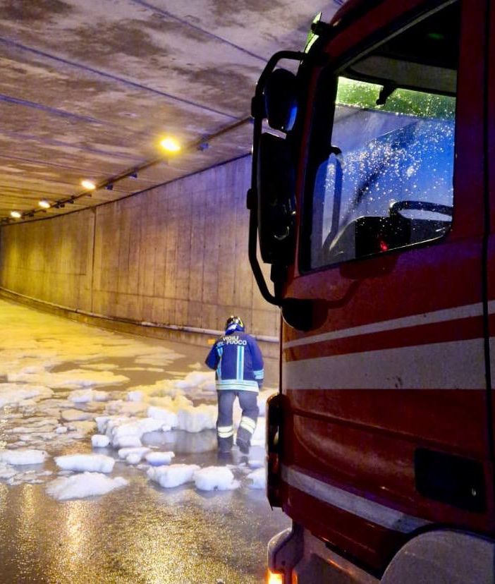 Nubifragio e grandine sul Varesotto: vigili del fuoco al lavoro tutta la notte. Oltre 120 interventi di soccorso per il temporale