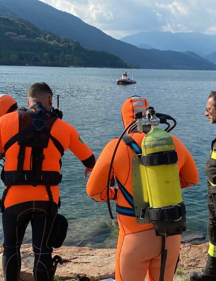 Non ce l'ha fatta il ragazzo di 22 anni inabissatosi nel lago Ceresio: è morto in ospedale