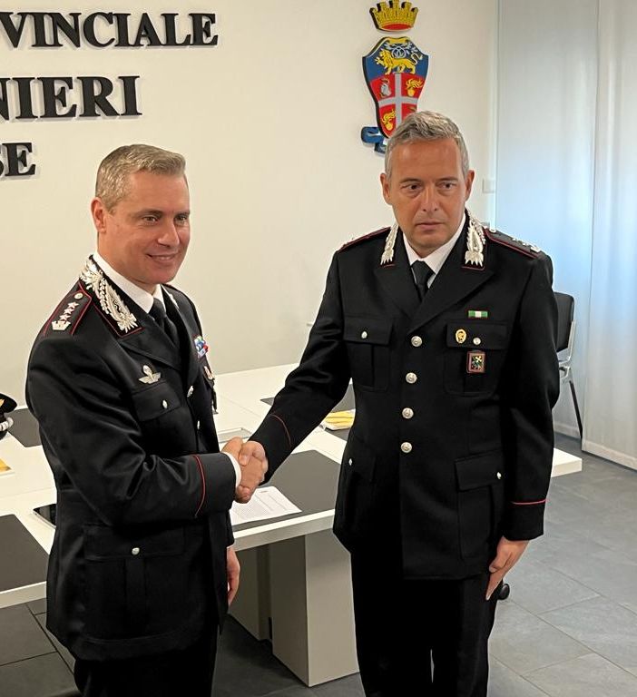 Il tenente colonnello Andrea Poletto (a destra) insieme al comandante provinciale dell'Arma, colonnello Marco Gagliardo