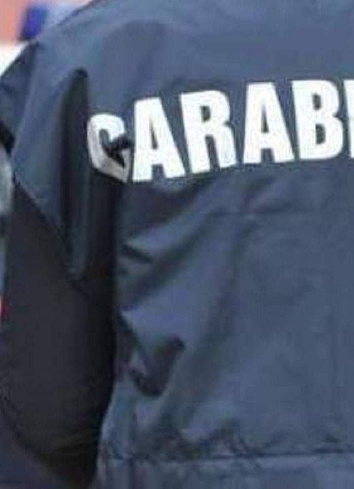 Madre e figlio trovati morti in casa: omicidio-suicidio a Saronno