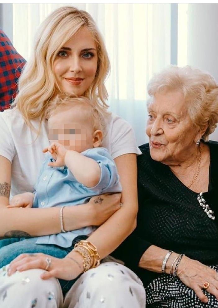 Chiara Ferragni e Fedez contro Regione Lombardia per la mancata vaccinazione della nonna