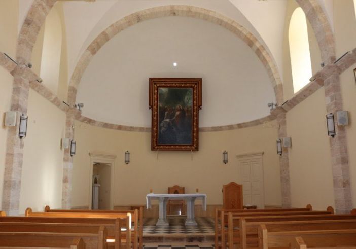 Messe e celebrazioni in chiesa, ecco cosa cambia dal 1° aprile: si torna alla piena capienza ma resta l'obbligo della mascherina