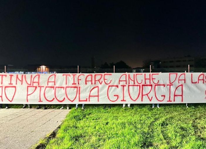 Gli ultras del Mantova hanno ricordato con uno striscione Giorgia Coraini