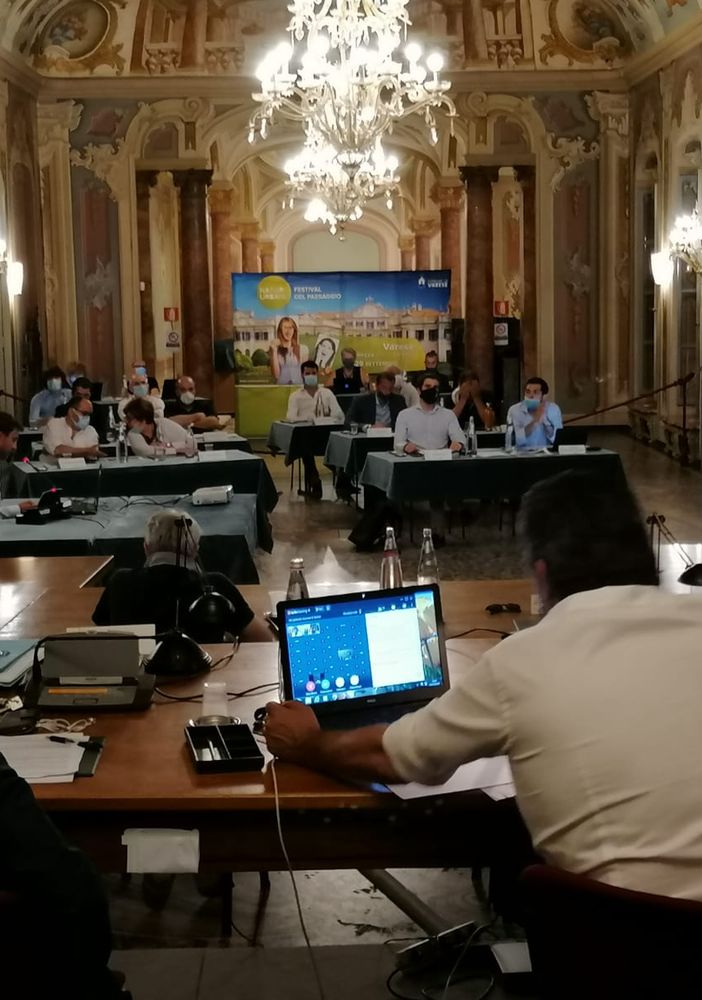 Varese, l'opposizione lascia l'aula sul sostegno al ddl Zan contro le discriminazioni per orientamento sessuale e identità di genere