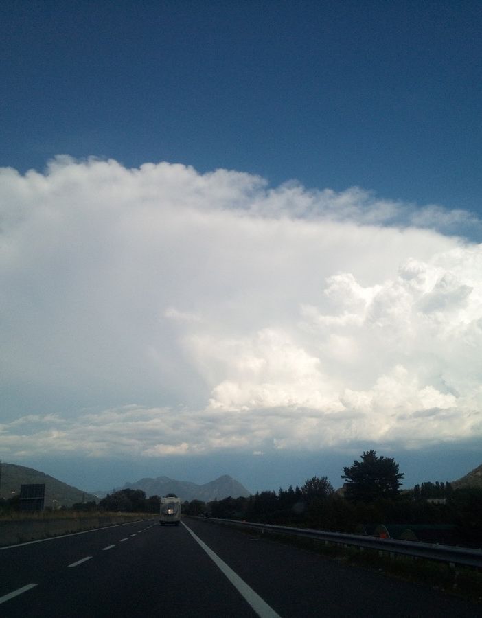 Grande cumulonembo sulla nostra provincia (foto P. Valisa - Centro Geofisico Prealpino)