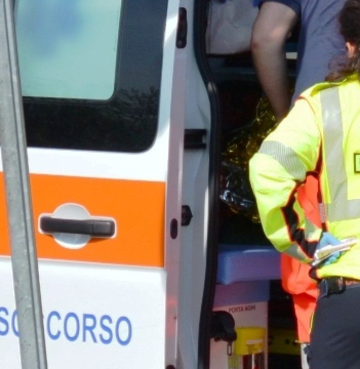 Pedone investito in via Nino Bixio, in ospedale una donna di 35 anni