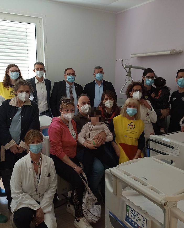 Quindici culle donate da Il Ponte del Sorriso al Nido di Tradate