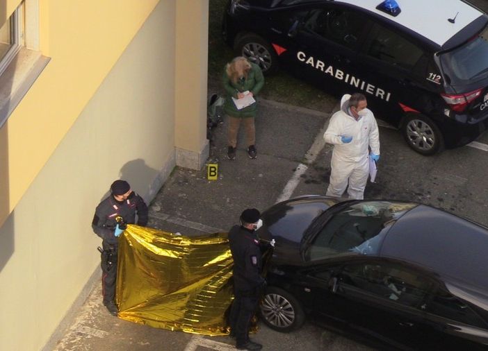 Dramma in via Pacini, soccorritori in azione