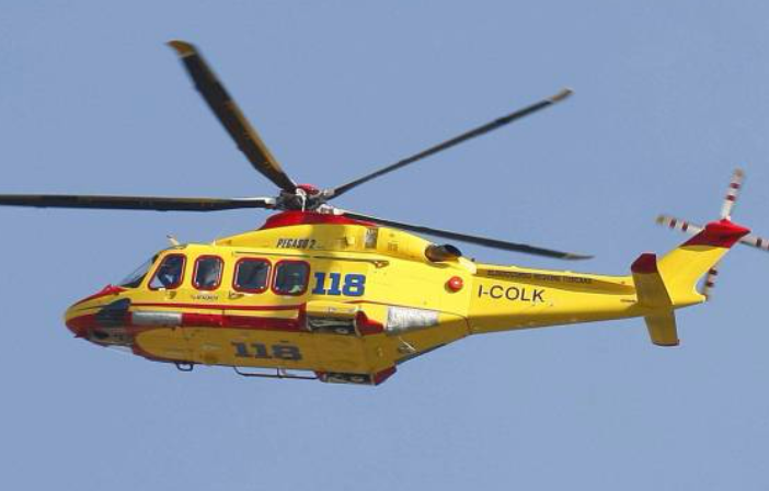 Natale con i soccorritori al lavoro: un ventottenne grave dopo essere precipitato da un cavalcavia sul Sempione. Incidenti a Gallarate, ribaltamento a Carnago