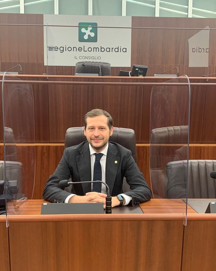 Monti premiato al Cancer Policy Award 2021: «In Lombardia sistema vincente grazie al gioco di squadra con le associazioni di volontariato»
