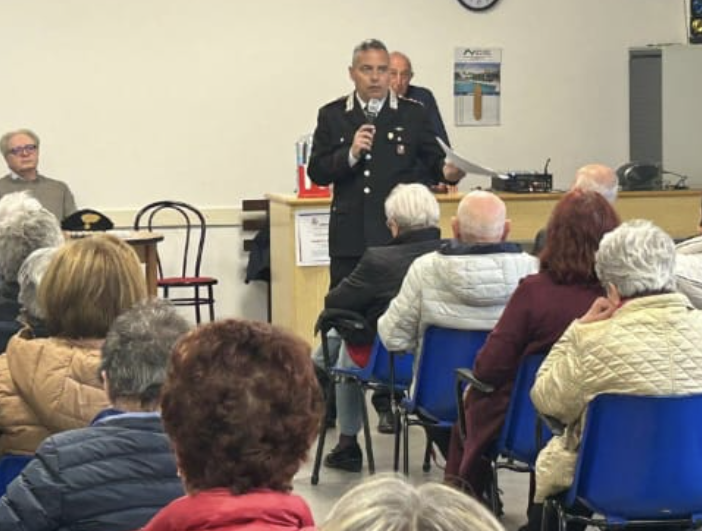 Anche Solbiate Olona previene le truffe: incontro con i carabinieri al Centro anziani