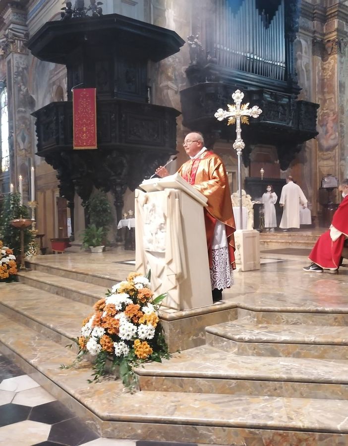 Brucia il faro nella Basilica di San Vittore per la messa in memoria del nostro patrono