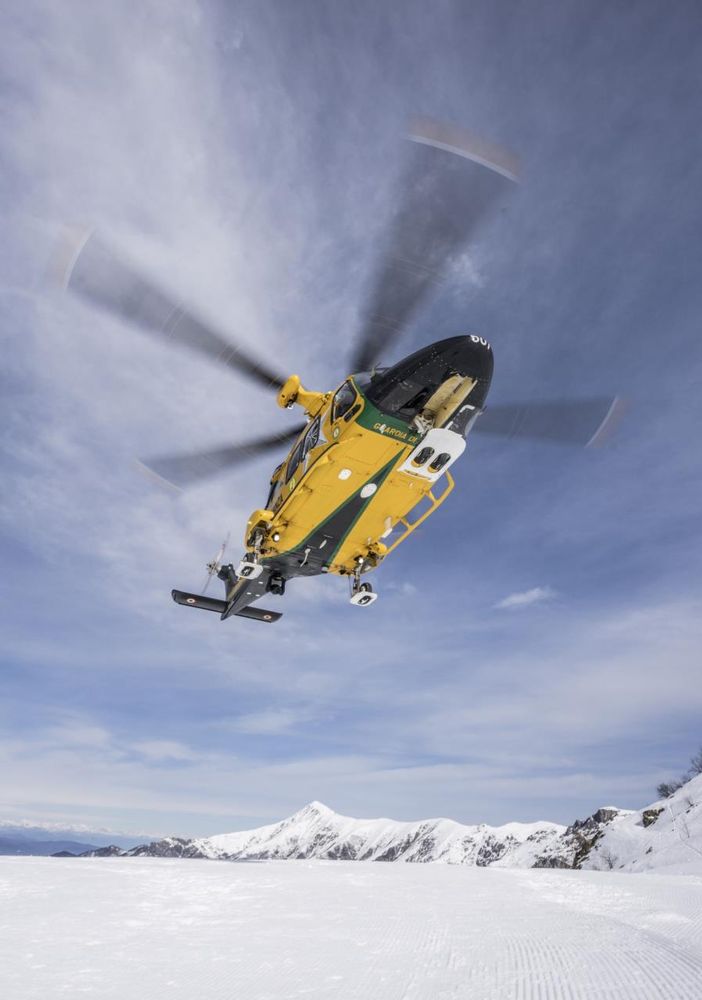 La sezione aerea della Guardia di Finanza di Varese &quot;angeli&quot; della neve