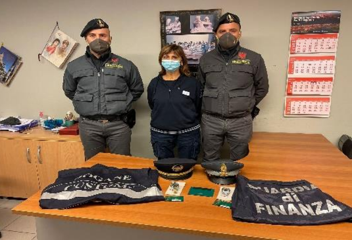 In treno con i Rolex di contrabbando, italiano fermato al confine