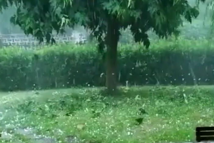 La grandine è ormai di casa in provincia di Varese