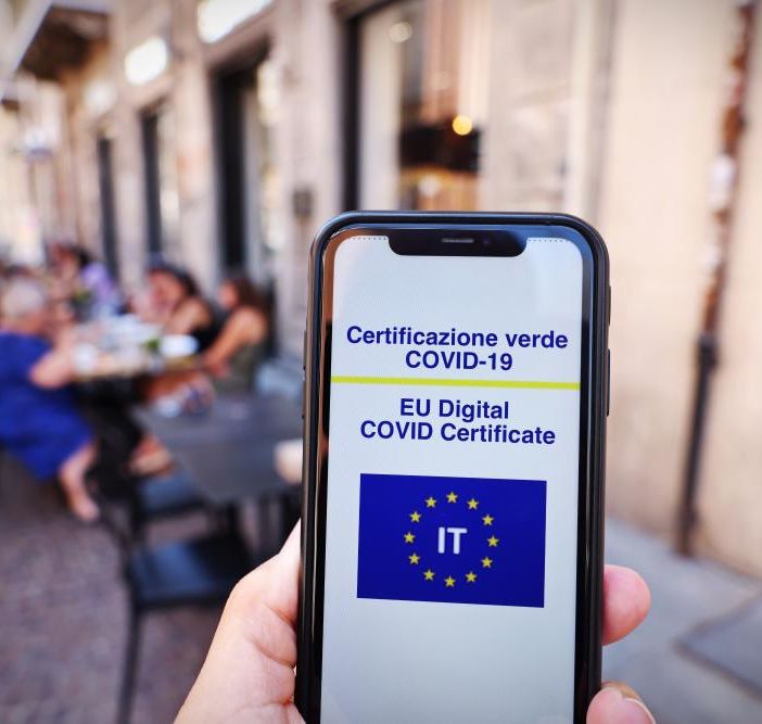 Green pass obbligatorio nei negozi: il vademecum di Confcommercio Varese