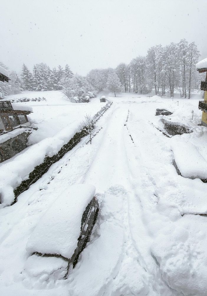 Foto tratta dal gruppo Facebook &quot;Sei di Gressoney se...&quot; con la situazione di questa mattina, domenica 10 marzo, a Gressoney-Saint-Jean