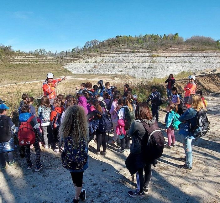 La scuola primaria di Travedona Monate in visita alla miniera di Santa Marta