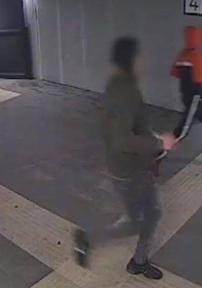 Finisce a &quot;Chi l’ha visto?&quot; la rapina alla stazione di Cesate per comprare la birra a Saronno: si cerca il terzo complice