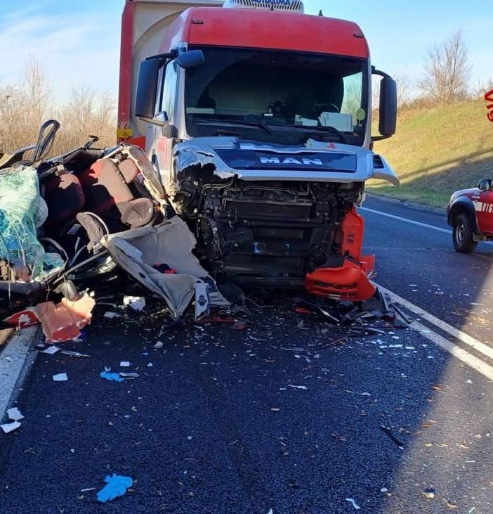 FOTO Lonate Pozzolo, incidente sulla statale 336 diramazione: elisoccorso in volo, grave un uomo