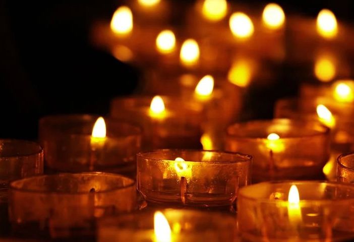Non ce l'ha fatta il bimbo di due anni trovato privo di sensi nella piscina di casa ad Asti