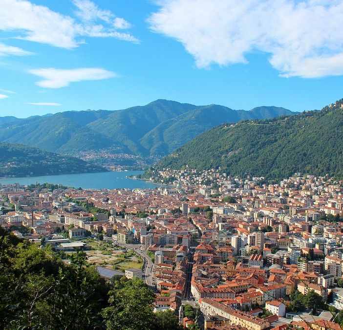In centro e non solo: tre case con vista stupenda sul Lago di Como