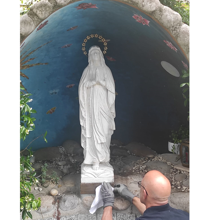 La statua della Madonna dell’Ospedale di Gallarate è stata restaurata dopo gli atti vandalici dell'aprile scorso