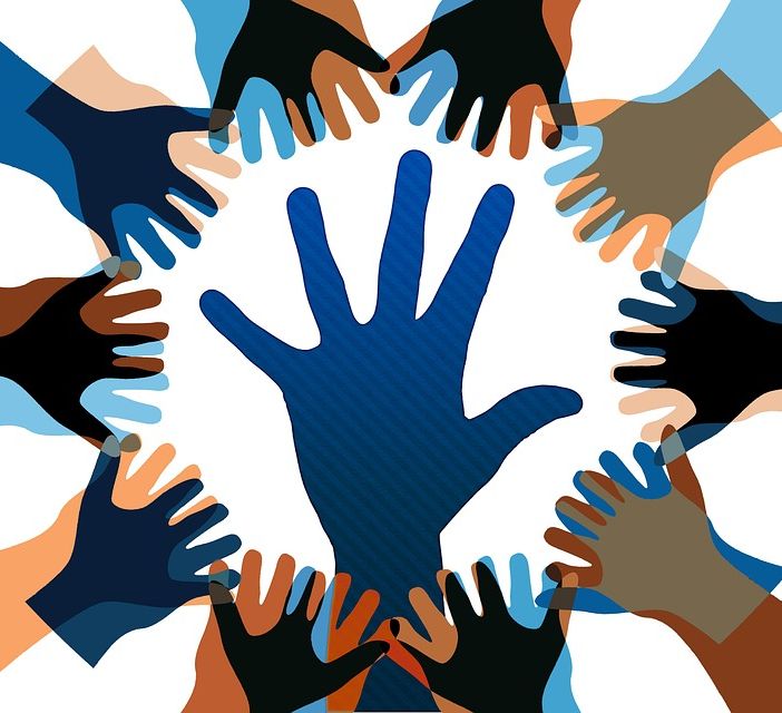 L’intercultura come risorsa: Gallarate celebra la diversità con un viaggio tra abiti, tradizioni e dialogo