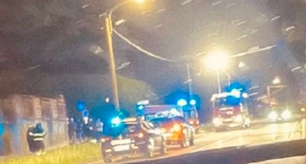 Ambulanze, vigili del fuoco e carabinieri sul luogo dell'incidente a Marnate