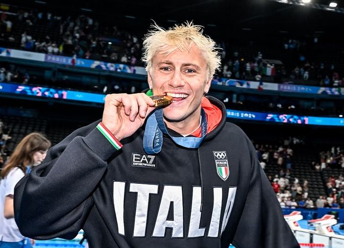 Martinenghi d'oro, come la sua famiglia (foto tratta dalla pagina Facebook ufficiale della Federazione Italiana Nuoto)