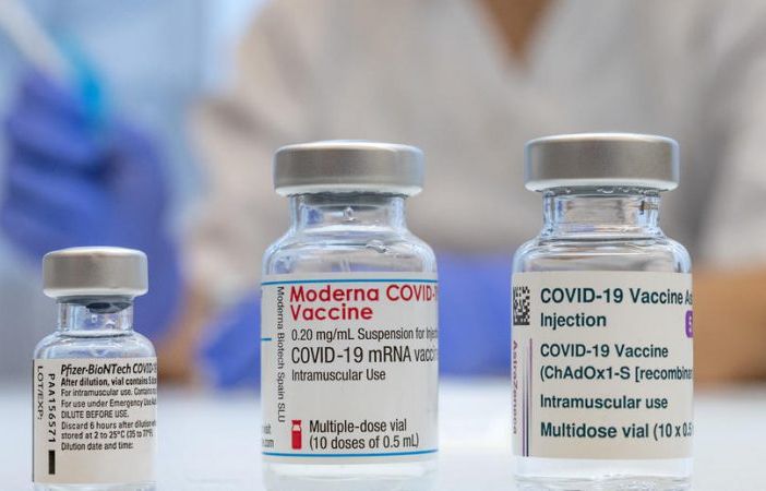 Vaccinazioni Covid, possibile cambiare data terza dose senza prima cancellarsi