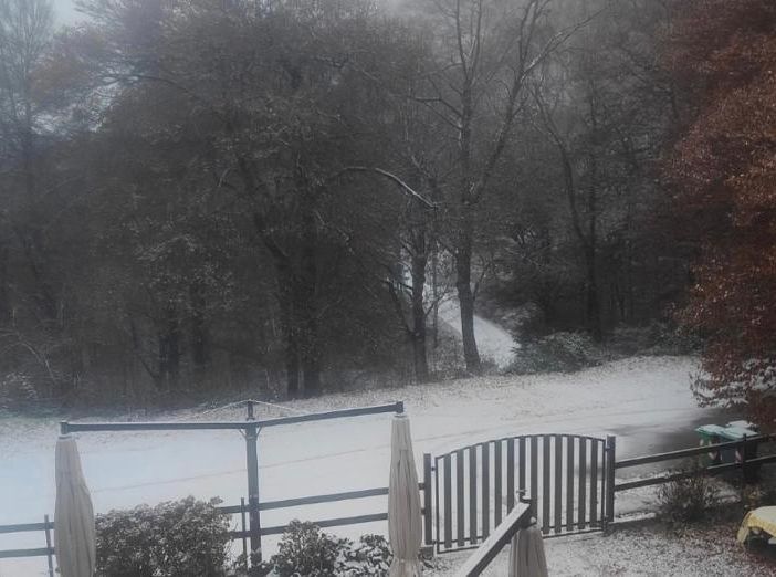 Ieri la prima neve al Campo dei Fiori (ringraziamo per la foto il nostro lettore Olgher)