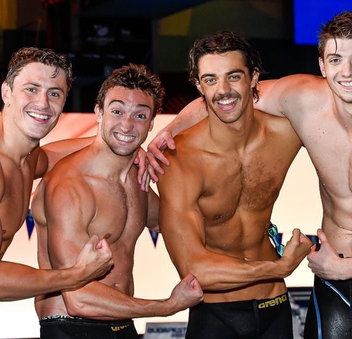 Foto di Giorgio Scala / Andrea Staccioli DBM (@deepbluemedia) tratte dalla pagina Facebook e dal sito ufficiale della Federazione Italiana Nuoto: Nicolò Martinenghi, 23 anni il 1° agosto e primo da sinistra dopo il trionfo con la 4x100 mista, è onnipotente Foto di Giorgio Scala / Andrea Staccioli DBM (@deepbluemedia) tratte dalla pagina Facebook e dal sito ufficiale della Federazione Italiana Nuoto: Nicolò Martinenghi, 23 anni il 1° agosto e primo da sinistra dopo il trionfo con la 4x100 mista, è onnipotente