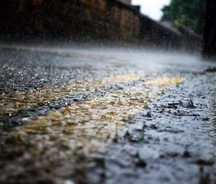 Venerdì grigio e piovoso sulla provincia di Varese. Ma durerà poco: domenica torna il sole