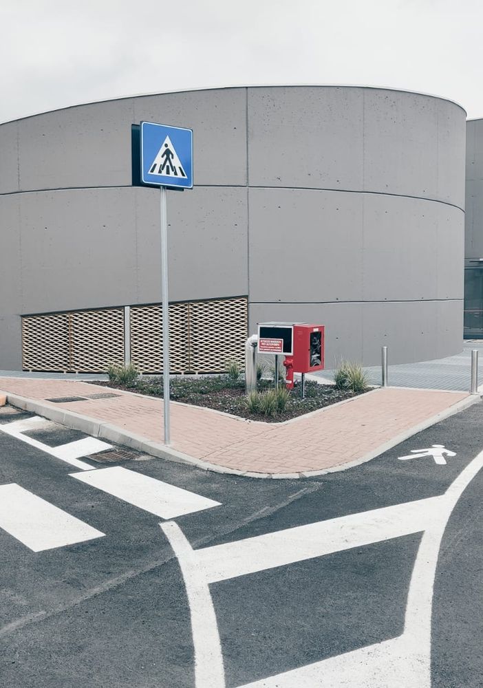 FOTO E VIDEO. L’ospedale Del Ponte ha il suo parcheggio: 315 posti per il polo materno infantile e il quartiere