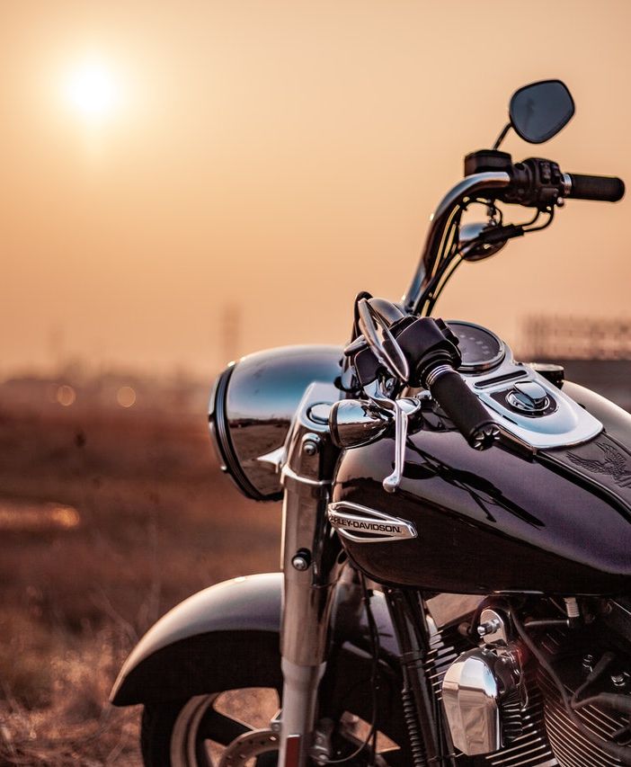 Come trasportare una moto in sicurezza