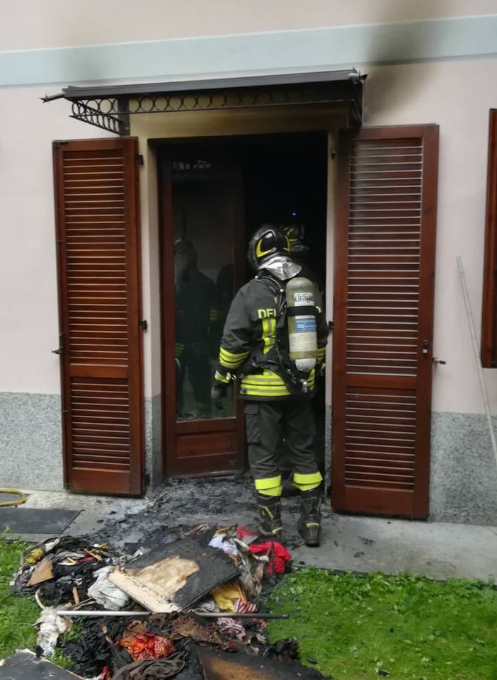 Appartamento in fiamme, a Orino arrivano i vigili del fuoco