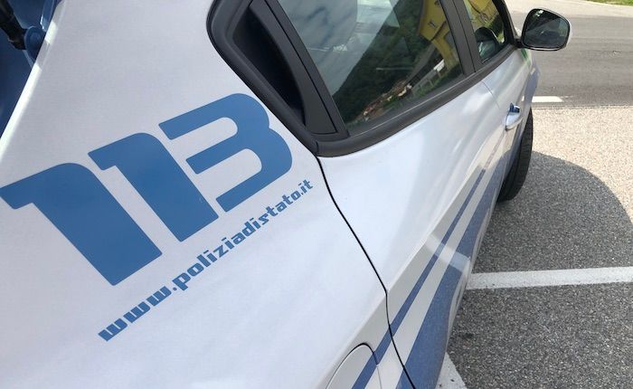 Autista dell'autobus schiaffeggiato e rapinato: la polizia arresta un pregiudicato